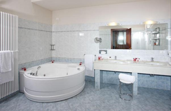 Hotel Gabarda Карпи Экстерьер фото