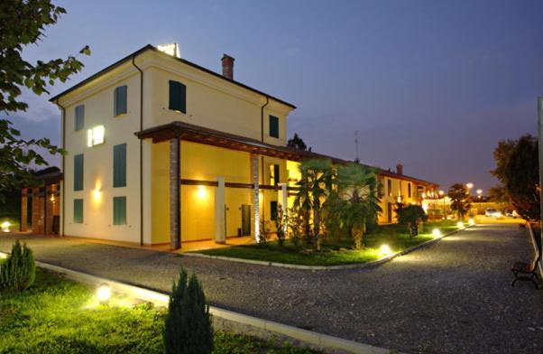 Hotel Gabarda Карпи Экстерьер фото